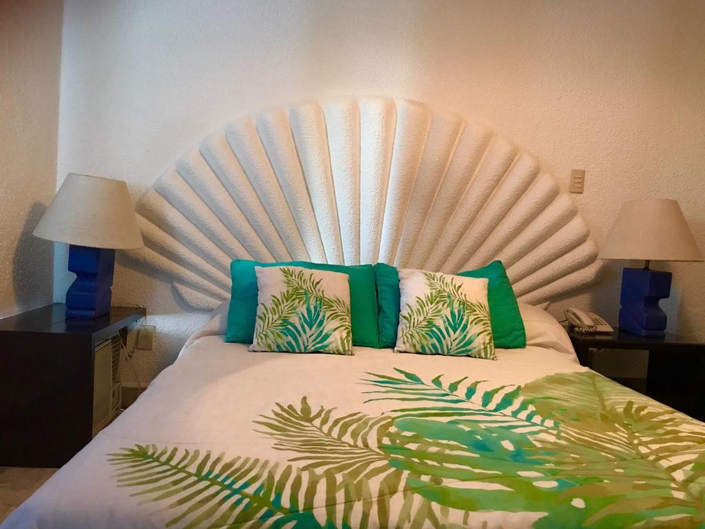Ixtapa Palace Room photo